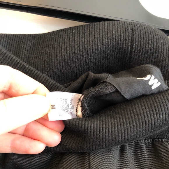 Monrow Black Cuff Pants - Picture 8 of 8